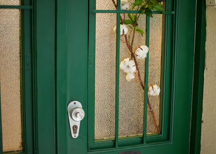 Green Door Family Apartment