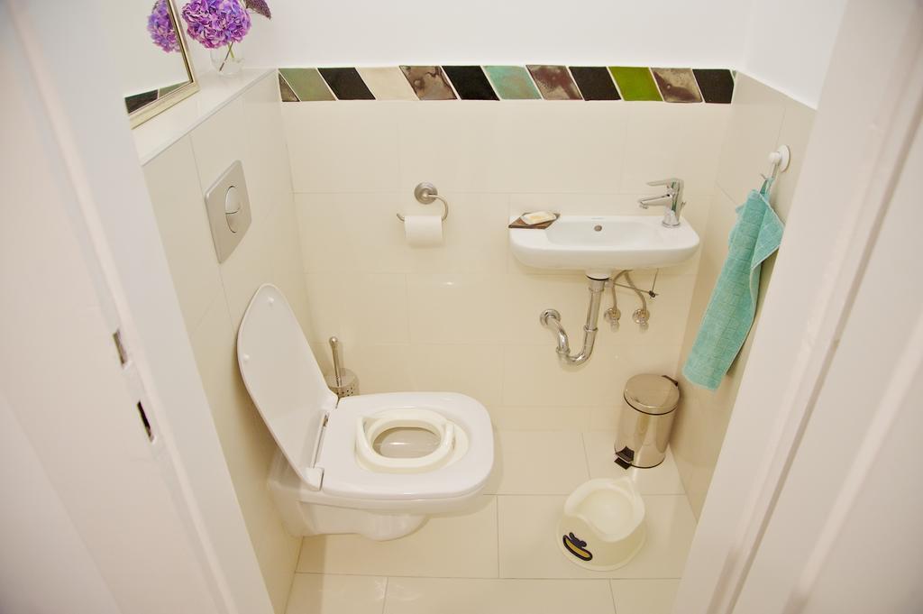 Apartman Door Family *